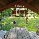 Burgenwelt Im Wilden Sueden *