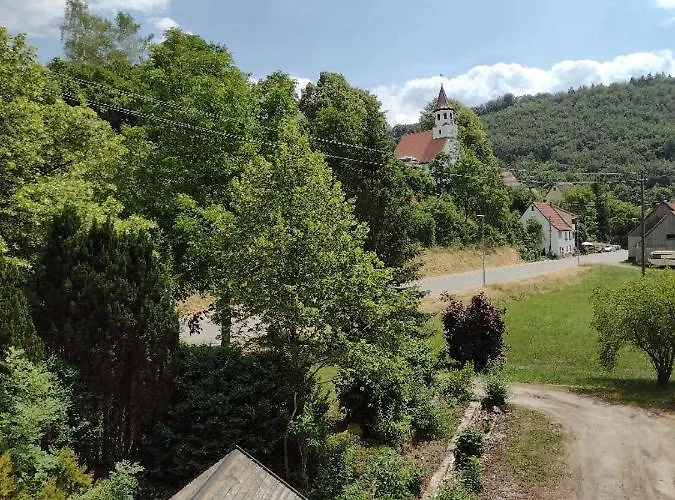 Burgenwelt Im Wilden Sueden