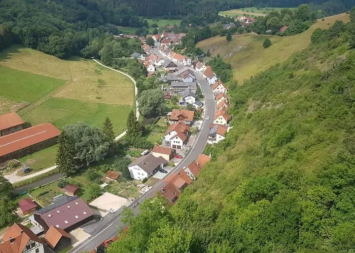 Burgenwelt Im Wilden Sueden